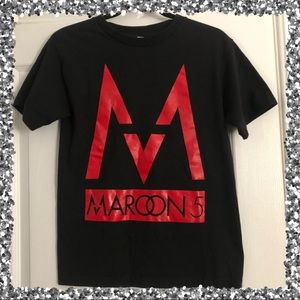 Music Graphic T-shirt: Maroon 5